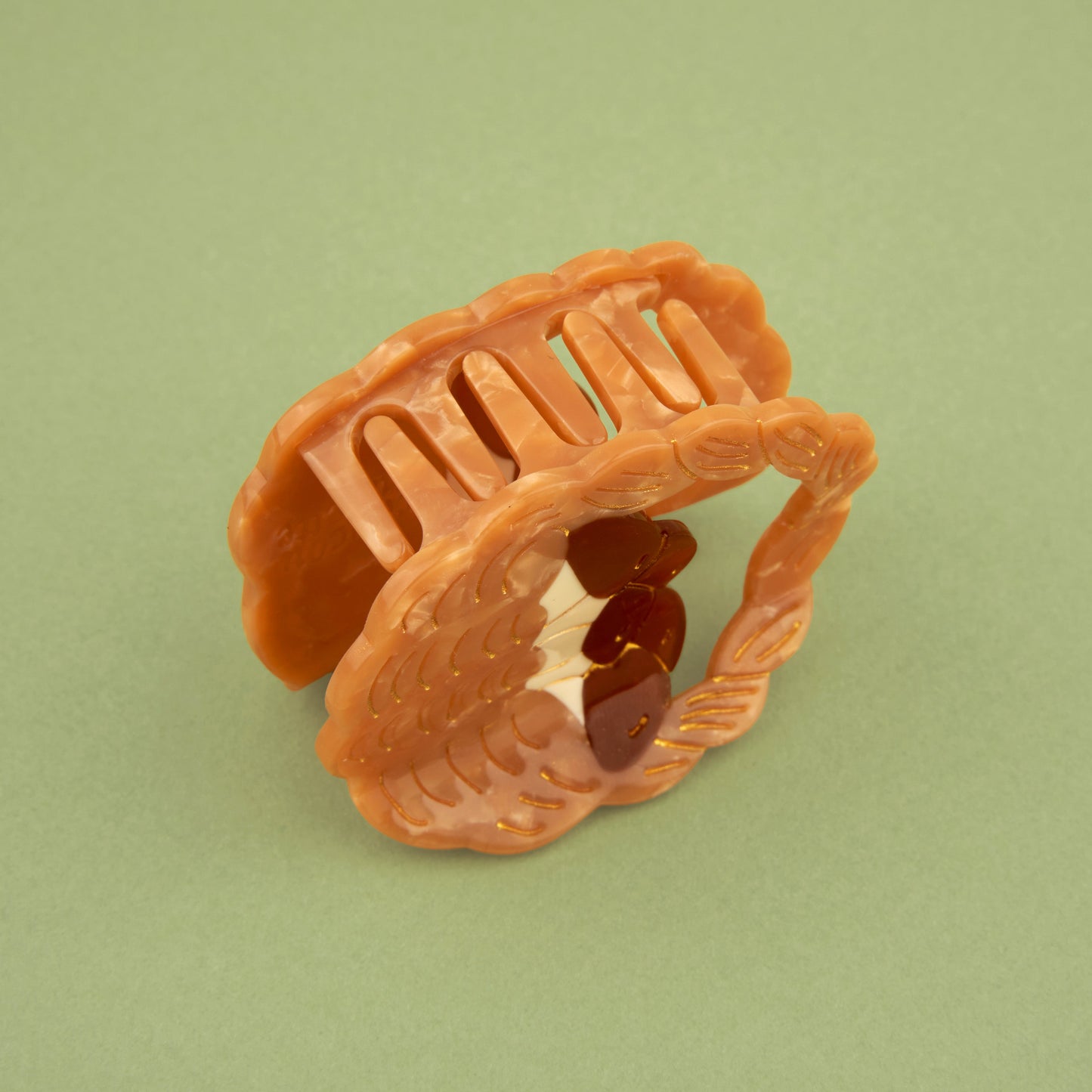 MUSHROOM BASKET HAIR CLAW