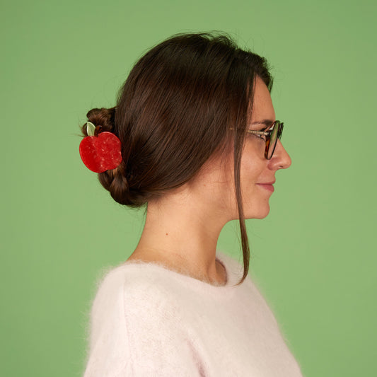 APPLE HAIR CLAW