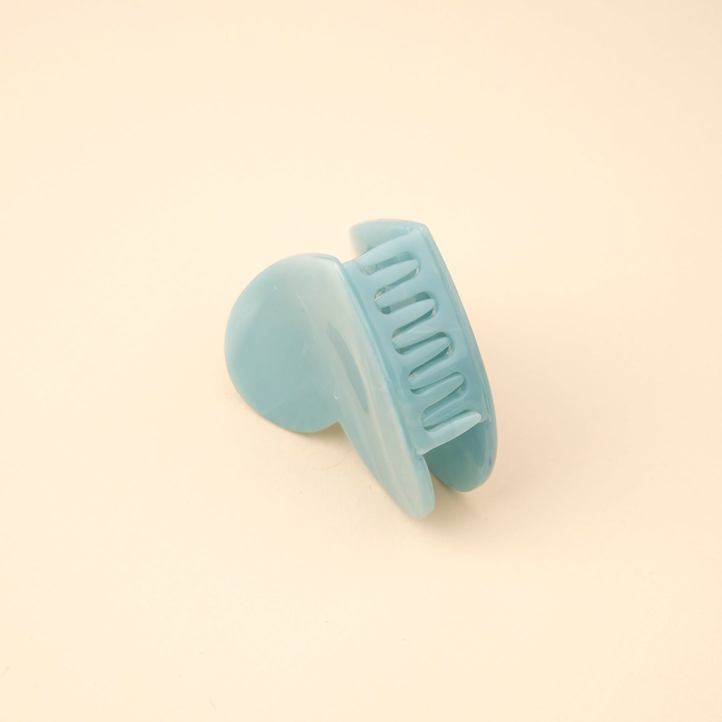 BLUE HEART HAIR CLAW