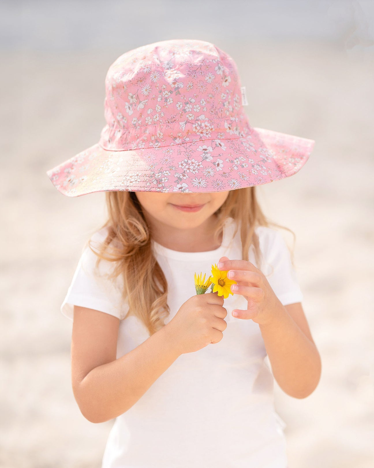 Toshi Sunhat Eva - Current