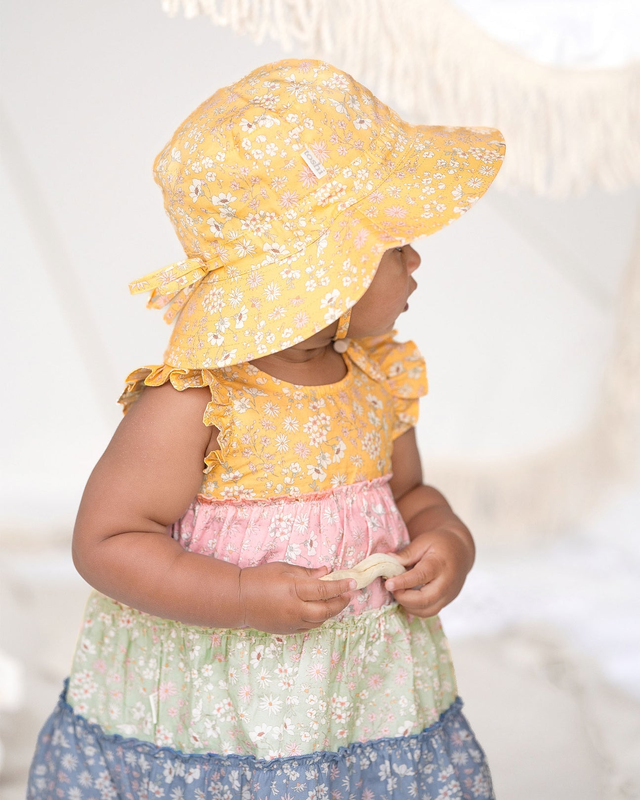 Toshi Sunhat Eva - Current