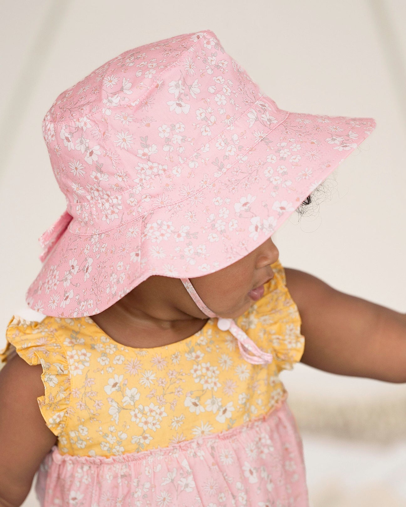Toshi Sunhat Eva - Current