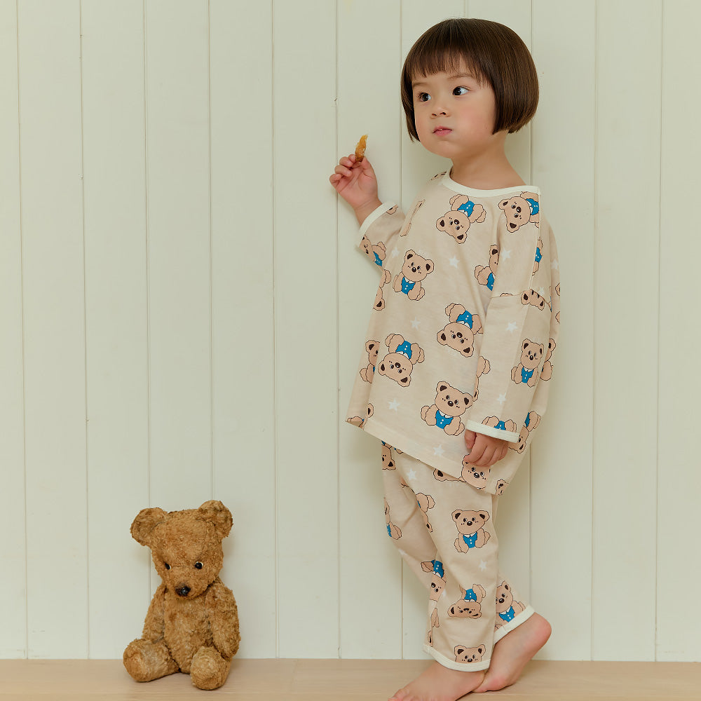 Kiki Story Modal lounge wear