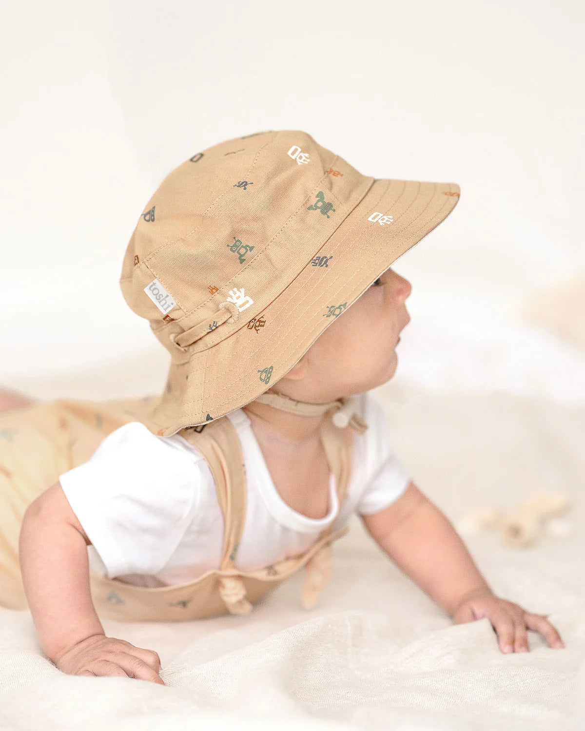 Toshi - Sunhat Folk