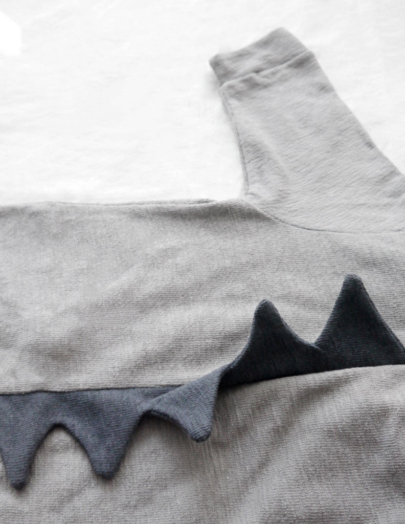 The lala - Dinosaur Suit 恐龍連衣衫 (Grey Size M)