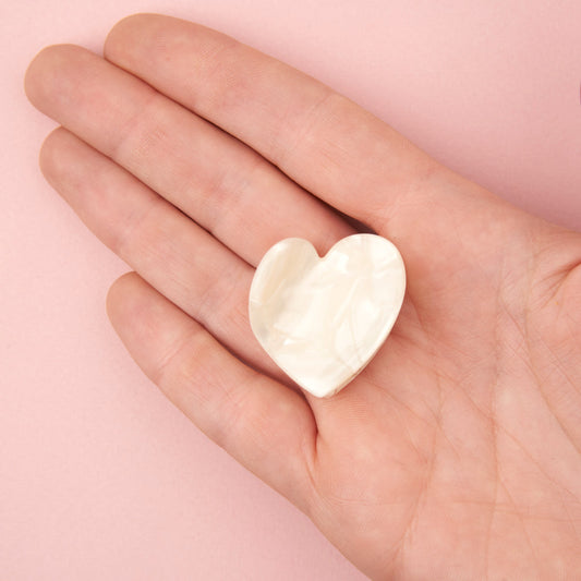 WHITE HEART MINI HAIR CLAW