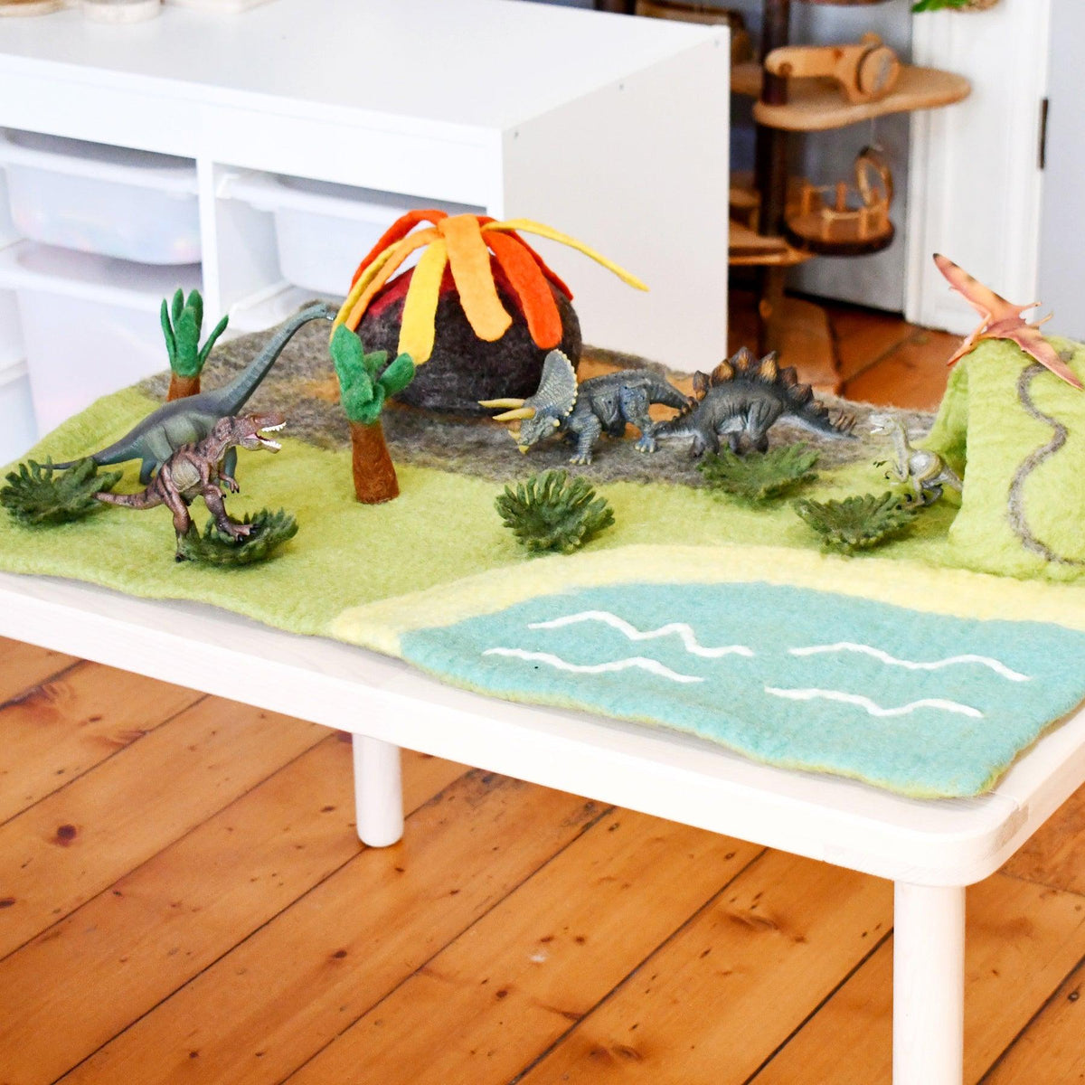 Tara treasure - LARGE DINOSAUR LAND WITH VOLCANO PLAY MAT PLAYSCAPE