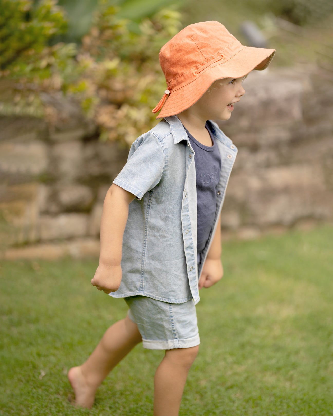 Toshi Sunhat Olly