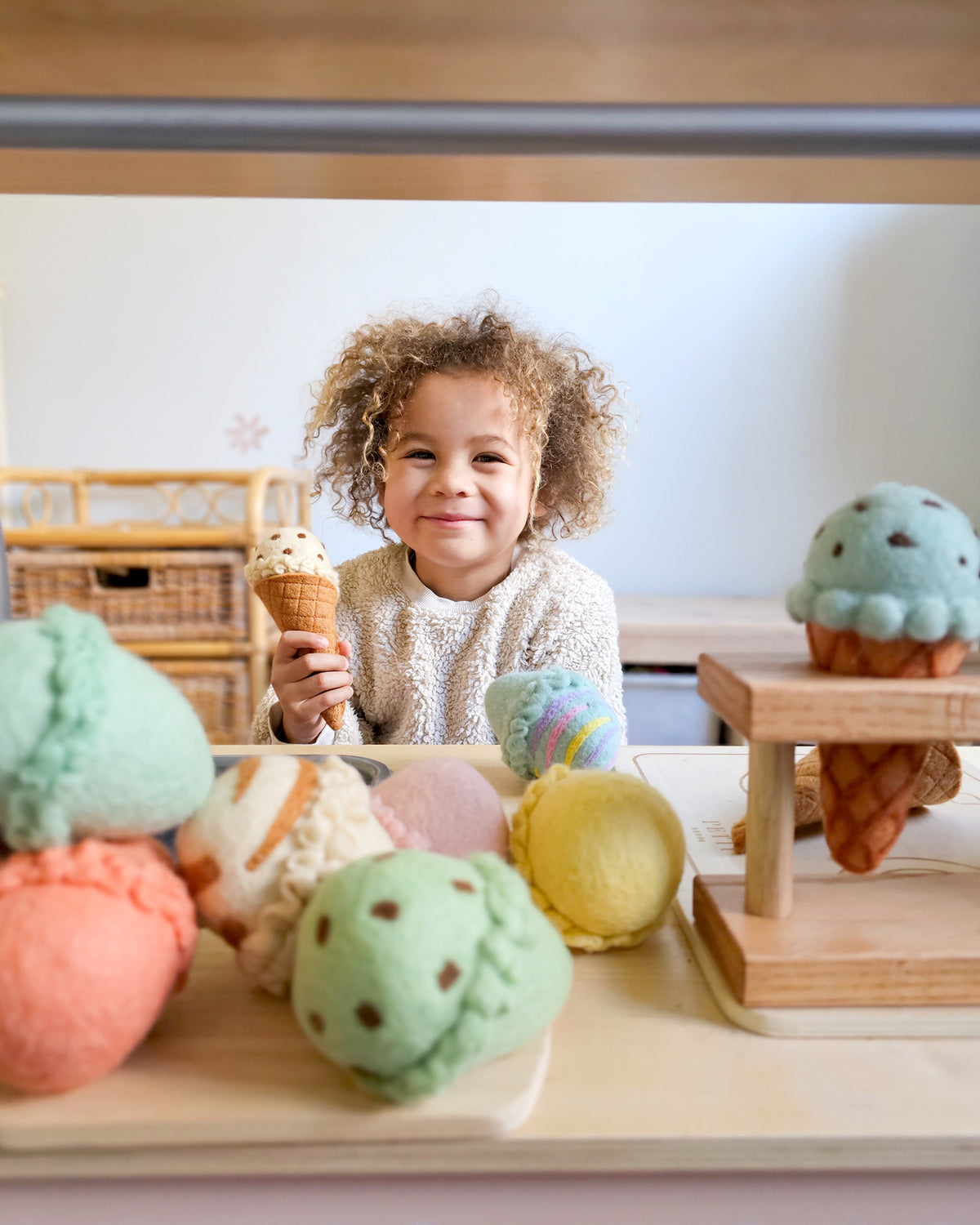 Tara treasure-FELT ICE CREAM SET - WAFFLE CONES AND 9 ICE CREAM SCOOPS