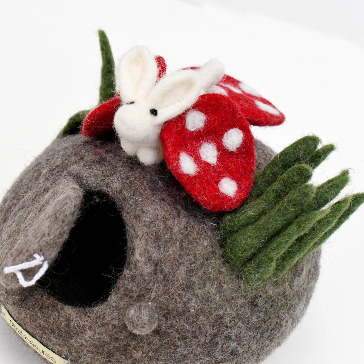 Tara treasure FELT FAIRY TOADSTOOL HOUSE WITH RABBIT TOY