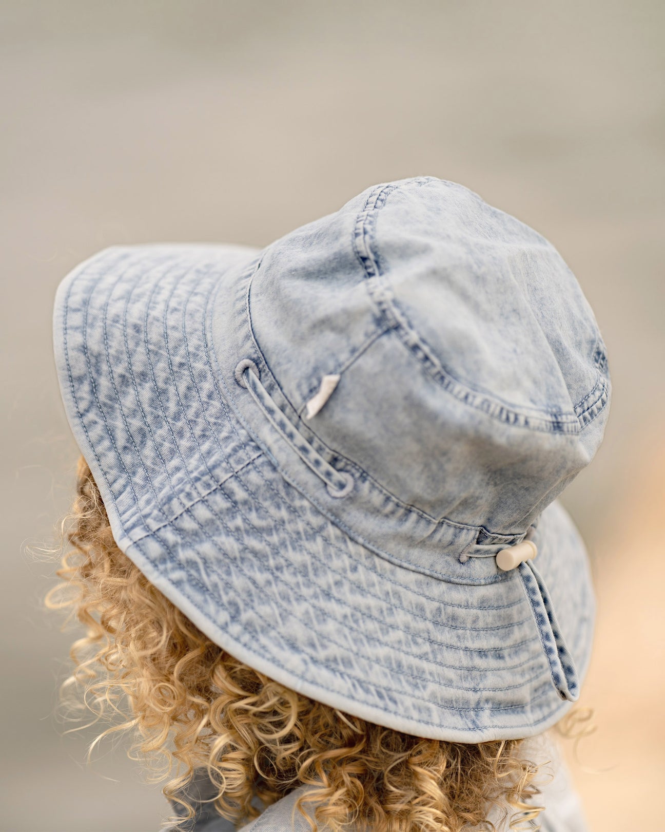 Toshi Sunhat Olly
