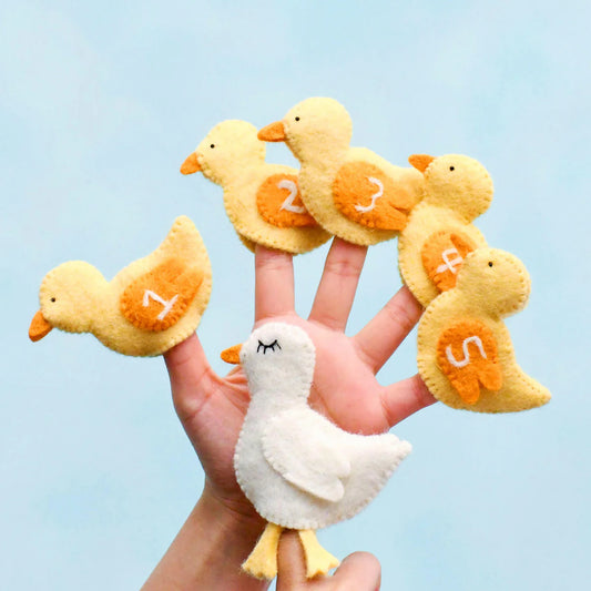 Tara treasure FIVE LITTLE DUCKS, FINGER PUPPET SET