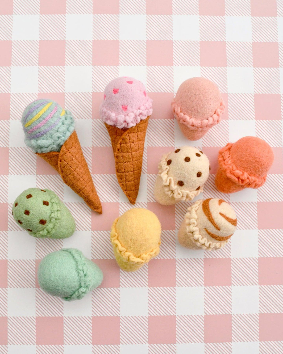 Tara treasure-FELT ICE CREAM SET - WAFFLE CONES AND 9 ICE CREAM SCOOPS