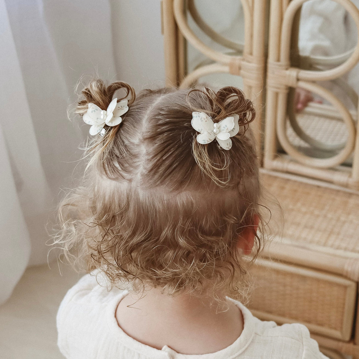 BUTTERFLY CLIP PIGTAIL // BERRY FLORAL - SKY