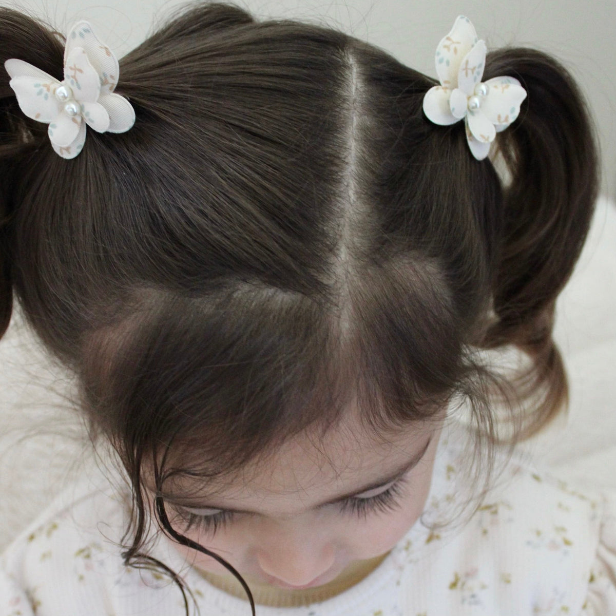 BUTTERFLY CLIP PIGTAIL // BERRY FLORAL - SKY