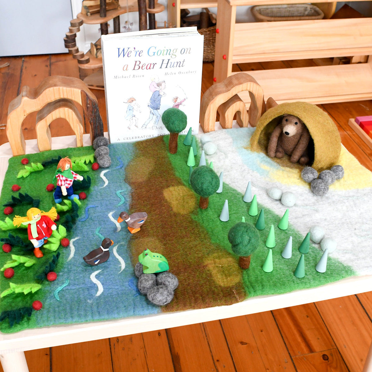 Tara treasure BEAR HUNT PLAY MAT PLAYSCAPE