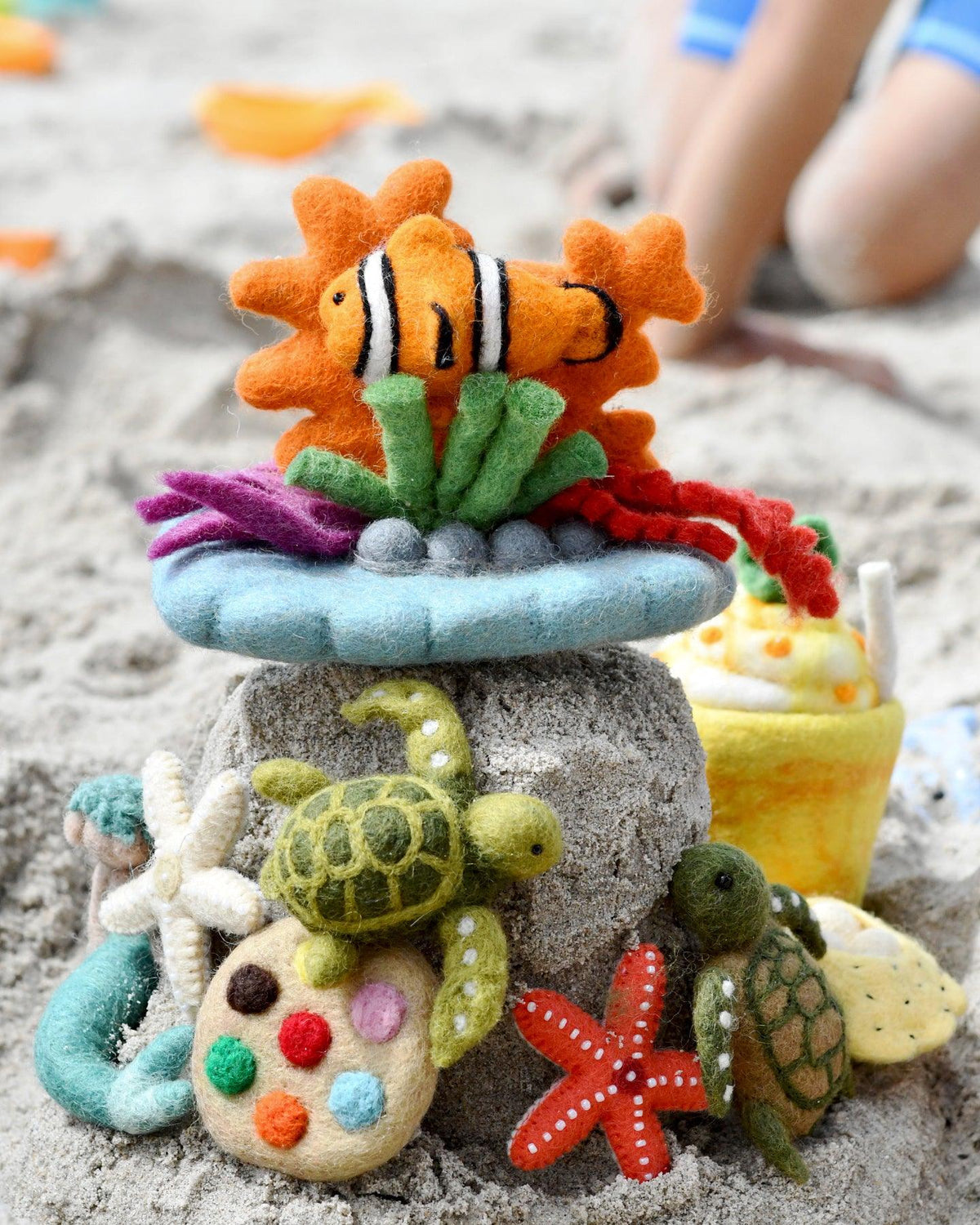 Tara treasure FELT CORAL REEF WITH CLOWNFISH SET