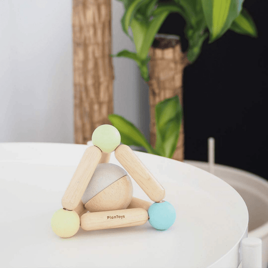 Plan Toys - Triangle Clutching Toy